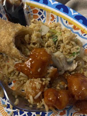 General Tso chicken and vegetable fried rice With egg roll