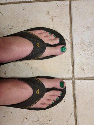 Sparkly Grinch Green toes!