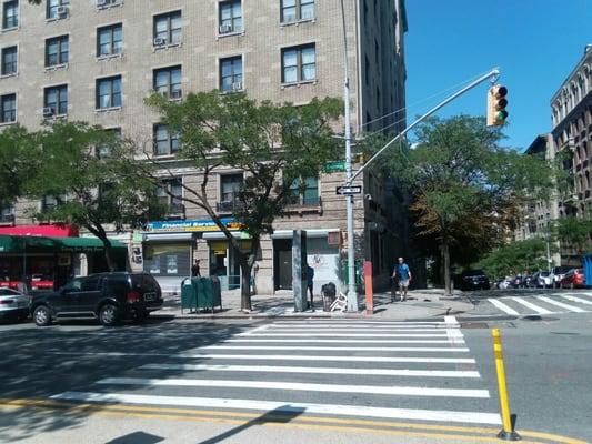 View from the street of the clinic entrance.