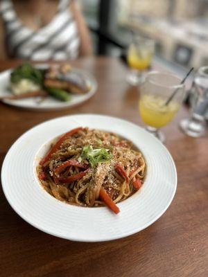 Cajun chicken and pasta .