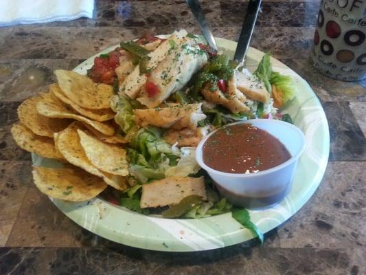 Salad w/ Wahoo fish