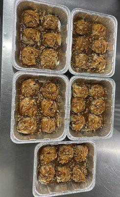 Caramel, apple baklava