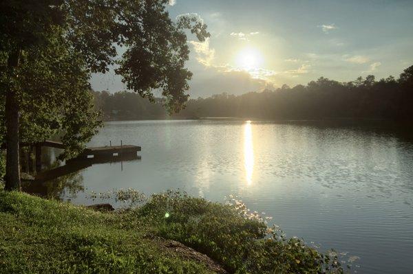 A beautiful sunset over the lake.