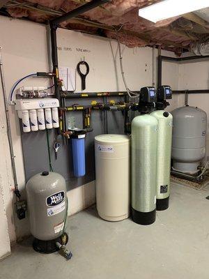 Whole House Well Water Treatment 

7 Stage Alkaline/Antioxidant Reverse Osmosis Drinking Water Systems