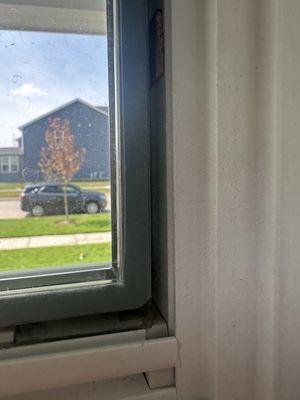 Huge gap between glass and frame