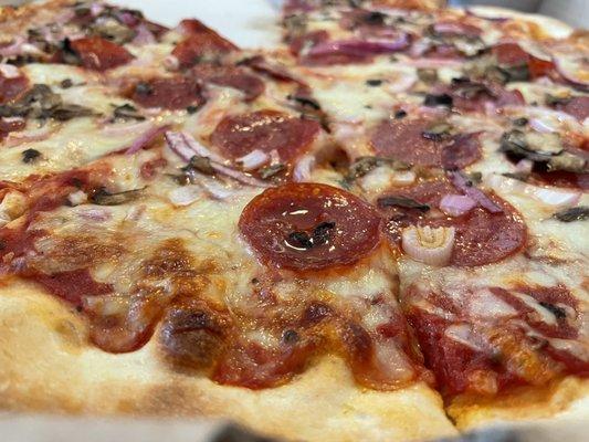 Large Pizza with pepperoni, mushrooms and onions