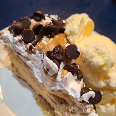 The peanut butter pie with vanilla ice cream. Simply delicious!