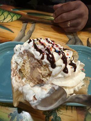 Nieve frita, fried ice cream