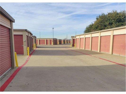 Exterior Units - Extra Space Storage at 626 Windbell Cir, Mesquite, TX 75149