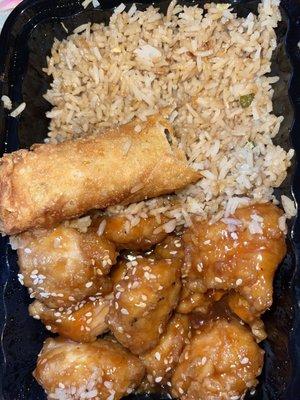 Sesame Chicken, Fried Rice W/ Egg Roll + Comes With A Drink