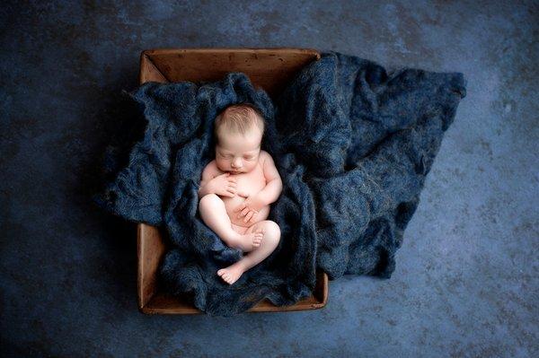 Creative, award winning newborn studio.