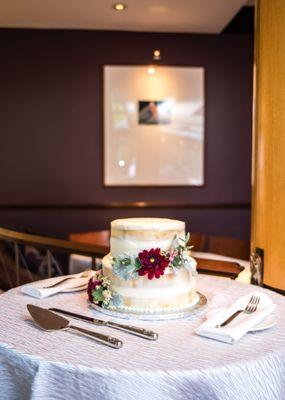 Semi-naked wedding cake Photo Credit: Photos From The Harty