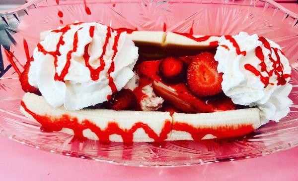 Strawberry Cheesecake Sundae Special