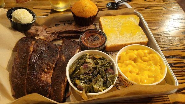 3 Robles 2 slices brisket white bread collard greens, Mac n cheese and cold cornbread