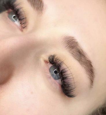 Volume lash extensions