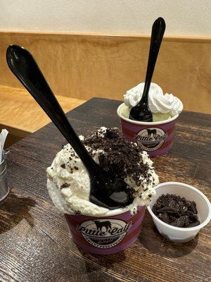 Single Split Sundae with marshmallow sauce and oreo toppings.