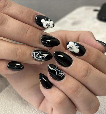 Spooky nails