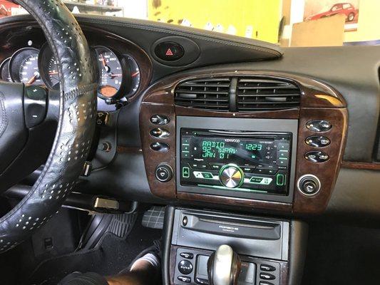 Porsche 911 Radio install.