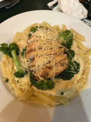 Chicken and broccoli Alfredo