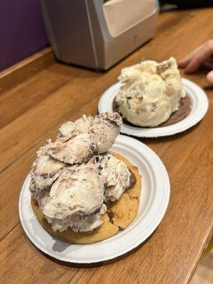 Peanut butter cookie with peanut butter ice cream.