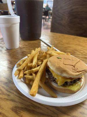 Single cheeseburger with fries