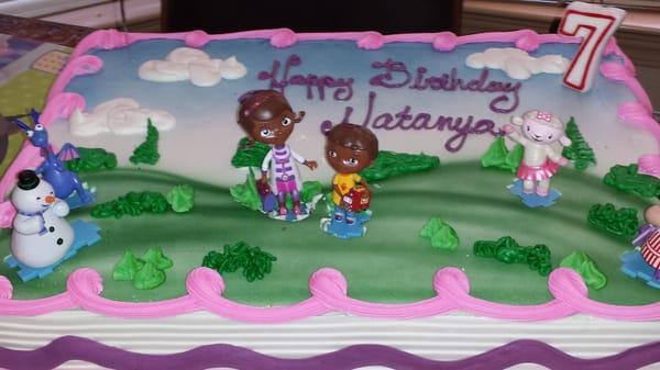 Wonderful cake. They did an awesome job.  I brought in a kit and left the rest to them!!