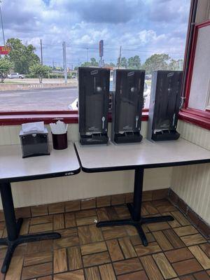 Cutlery and napkin station