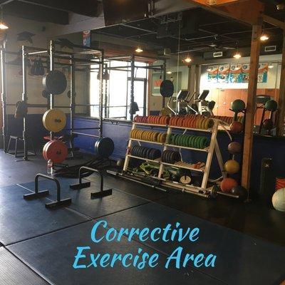 This is where we stretch, stabilize, strengthen and make you sweat a tiny bit to relieve pain and improving your movement quality.