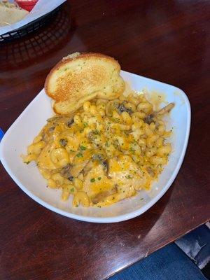 Chicken & Mushroom Mac n Cheese