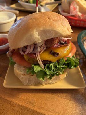 Cheddar Bacon Cheeseburger