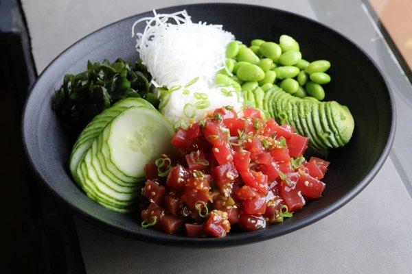 tuna poke bowl