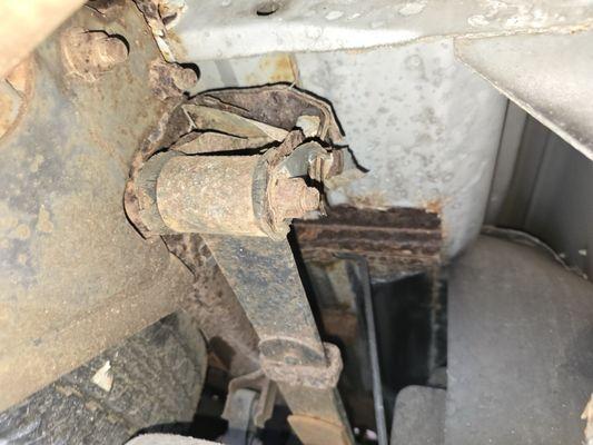 Bracket for Leaf Spring passenger side