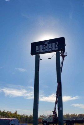 King of Budz Sign off freeway