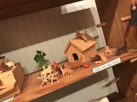 Wooden doghouse set