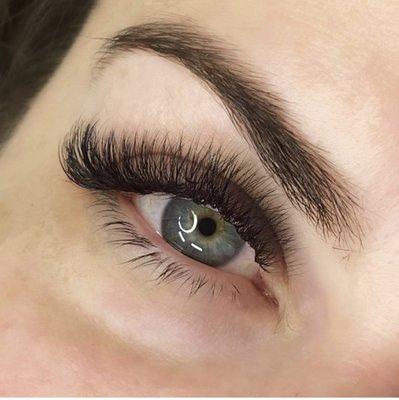 Lite volume lash