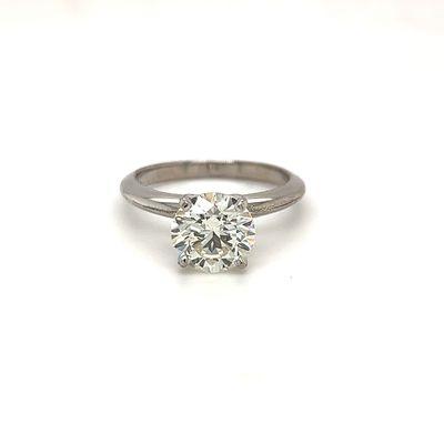 Beautiful Tiffany & Co diamond engagement ring in Platinum