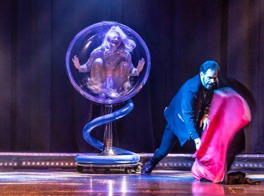 Escape Reality With A Las Vegas Magic Show Starring Garry & Janine Carson!