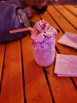 Cupcake milkshake