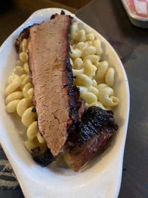 Gouda macaroni with brisket