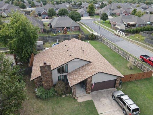 Windows roofing and siding