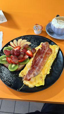 Ham omelet and café con leche.