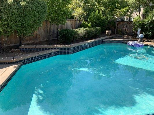 Clean pool in roseville