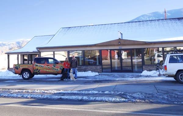 Store front - park in rear!  Potty area for dogs.