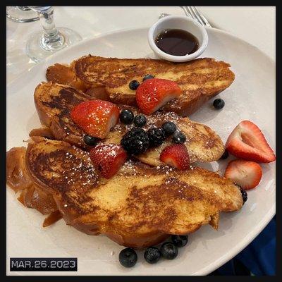 Vanilla Challah French Toast ($19)