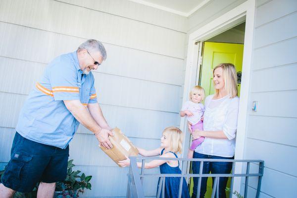 REDYPER™ SF diaper delivery to a little girl and her mom and sister