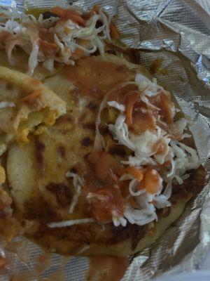 Pupusa de Frijol con Queso