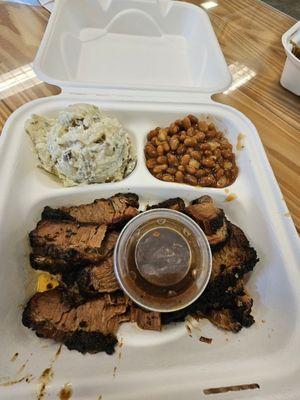 Brisket platter with potato salad & baked beans