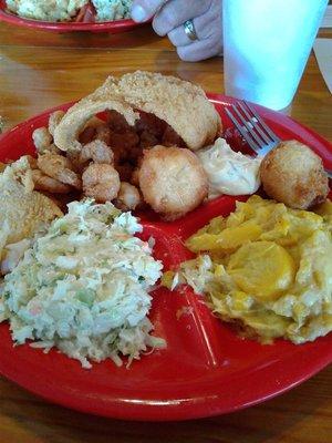 Shrimp and Flounder with squash casserole and cole slaw. yummy!