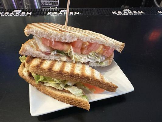 OMG, this BLT is outstanding. It does come with fries, too. The order was mixed up a bit, so they made another, no biggie. Give it a try.