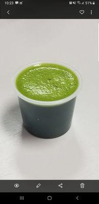 Wheatgrass Shots muy rico en vitaminas y minerales que fortalece tu cuerpo dando energía y buena salud sobre todo